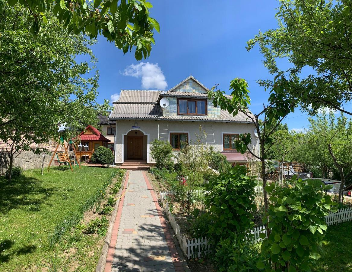Guest House Viktoria Yaremche Exterior foto