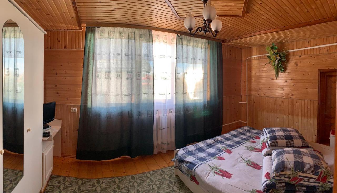 Guest House Viktoria Yaremche Exterior foto